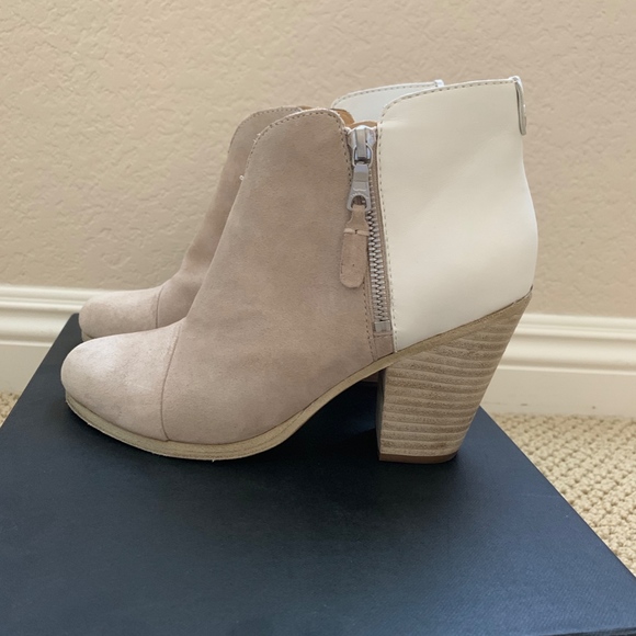 Stylish Two-Tone Ankle Boots - Picture 2 of 6